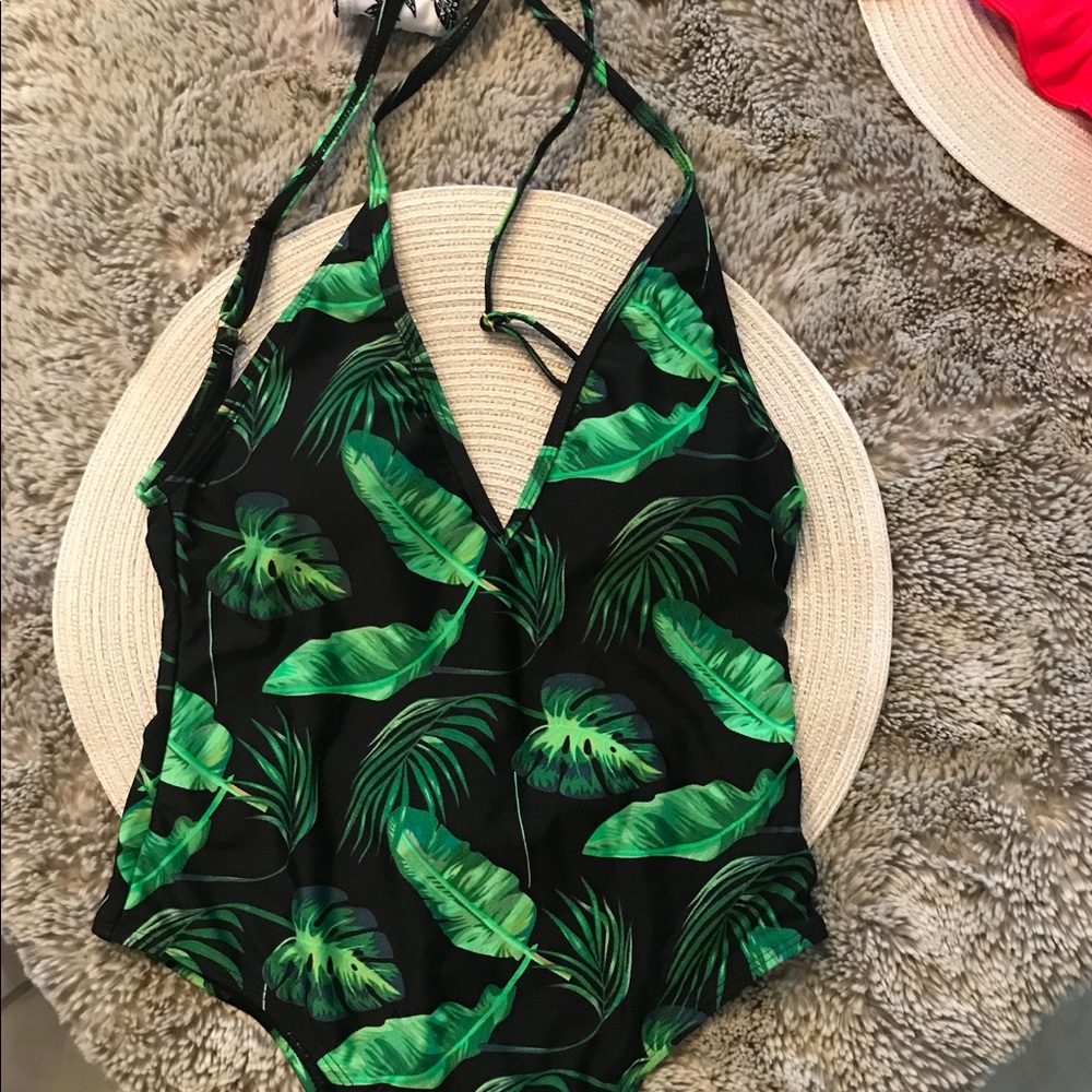 🆕👙 One piece swimsuit‼️